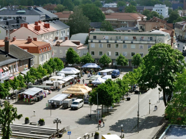 Enklare att skapa attraktiva uteserveringar i Nybros stadskärna